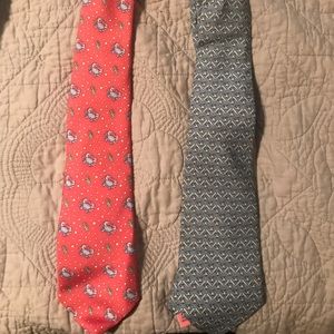 Two vineyards vines ties